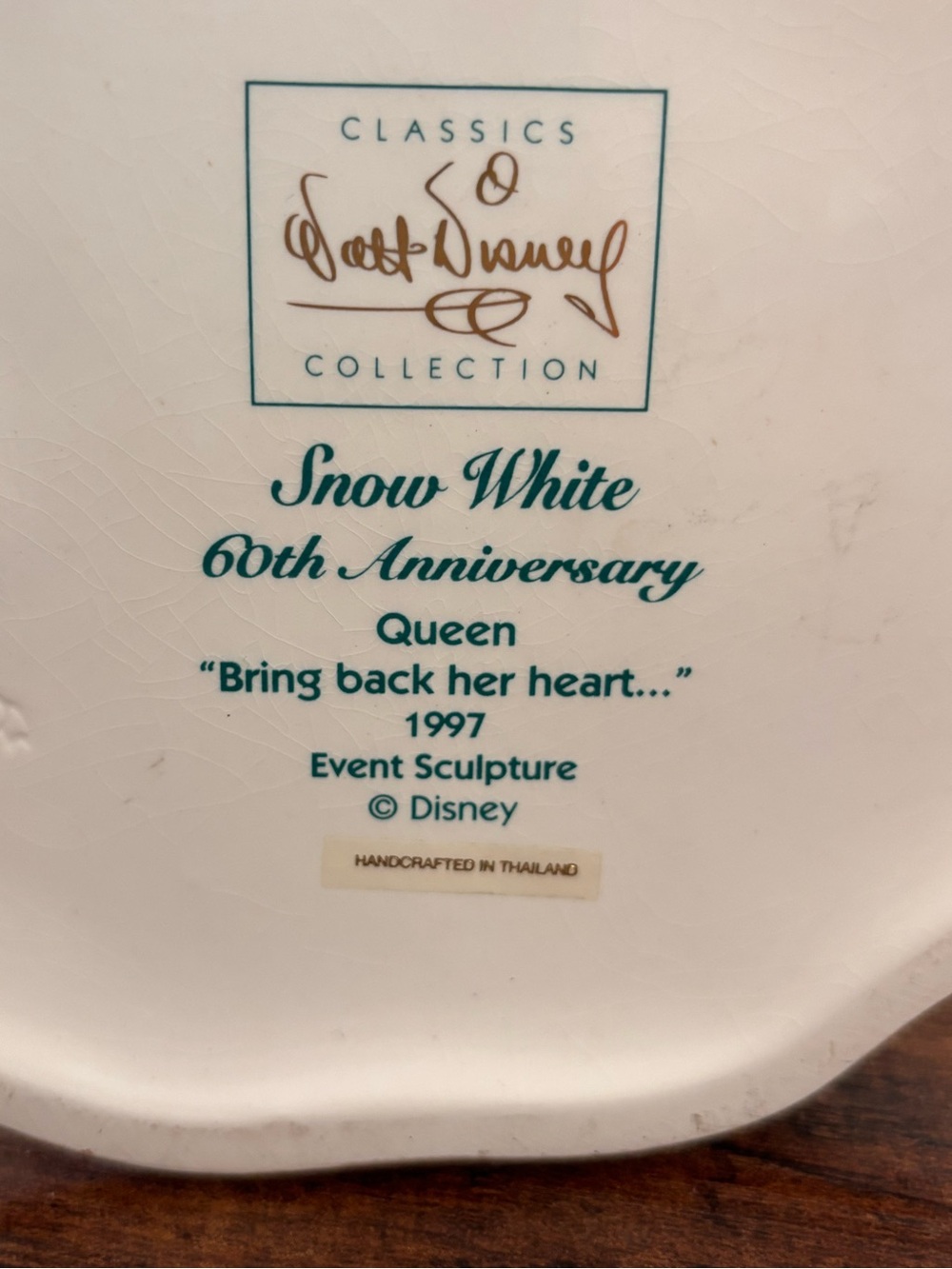 Walt Disney Classics Collection- Queen (1997) - Picture 3 of 5